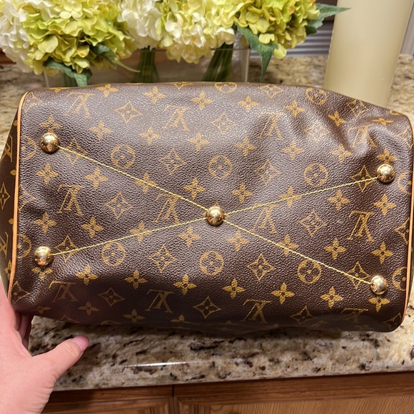 Louis Vuitton Monogrammed GM Travoli - Picture 8 of 16